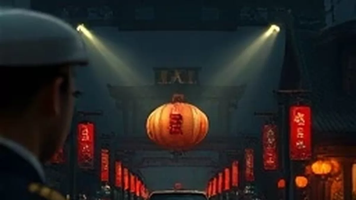 樱花影视首屏主推剧集《长夜灯行》的夜景剧照，暖黄街灯下的巷口与夜行的人影