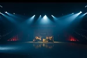 《打光师的手记》片场灯架与反光板的布光现场