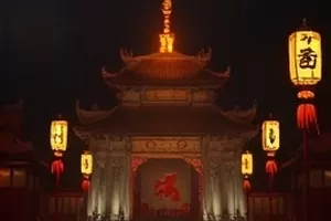 《星轨维修站》宇航员检修环形装置的场景